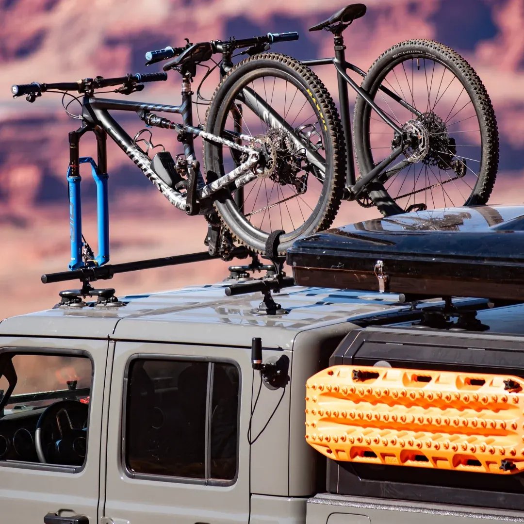 Off-road vehicle carrying removable antenna mount during outdoor adventure