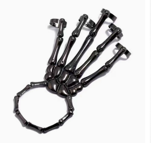 🖤 BoneGlam™ Gothic Skeleton Hand Ring – Halloween Statement Jewelry